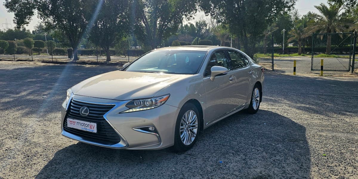 Lexus ES