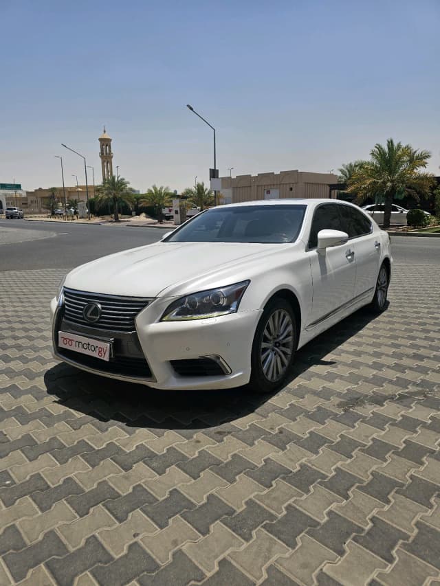 2014 Lexus LS for sale in Kuwait — 5,300 KD