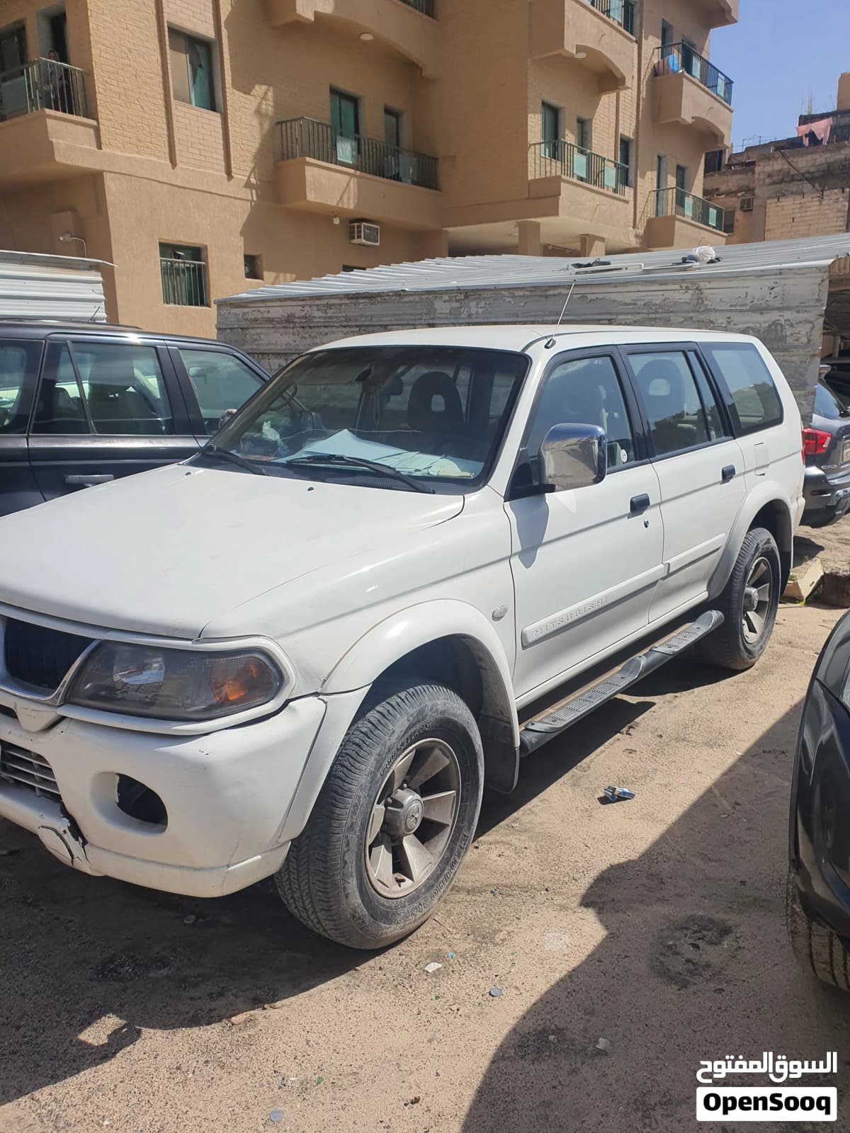 ميتسوبيشي GLS 2009