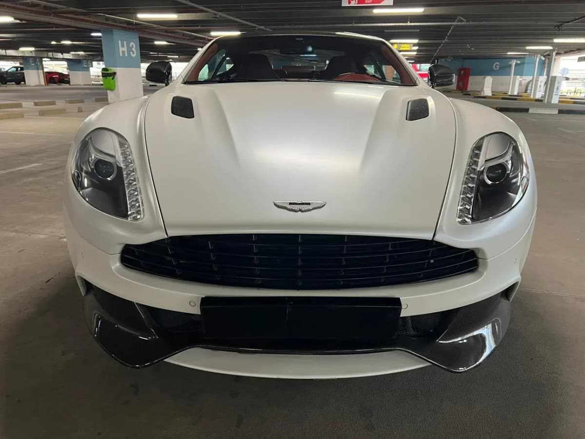 Aston Martin فانكوش